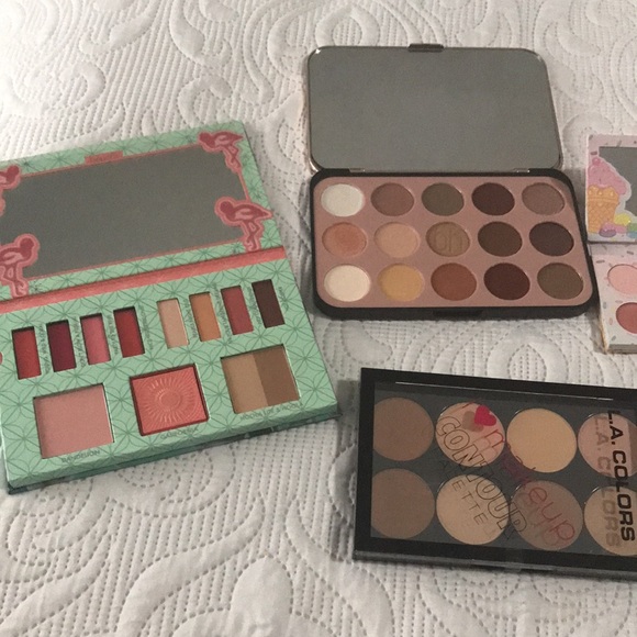 Makeup bundle - Picture 2 of 3